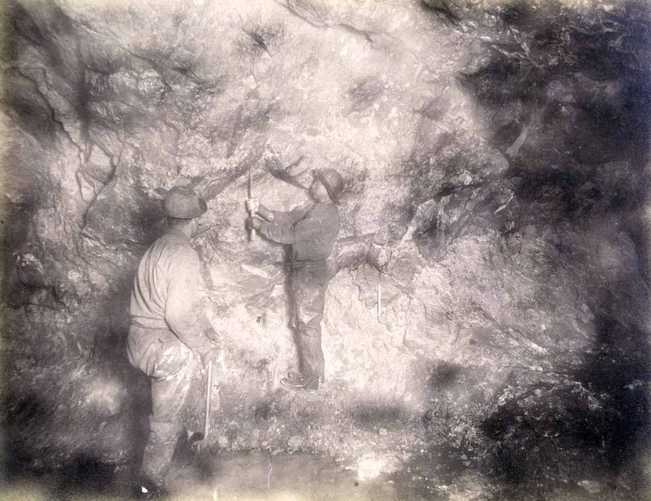 St. Lawrence Mine 600 ft. level East [no. 1187]